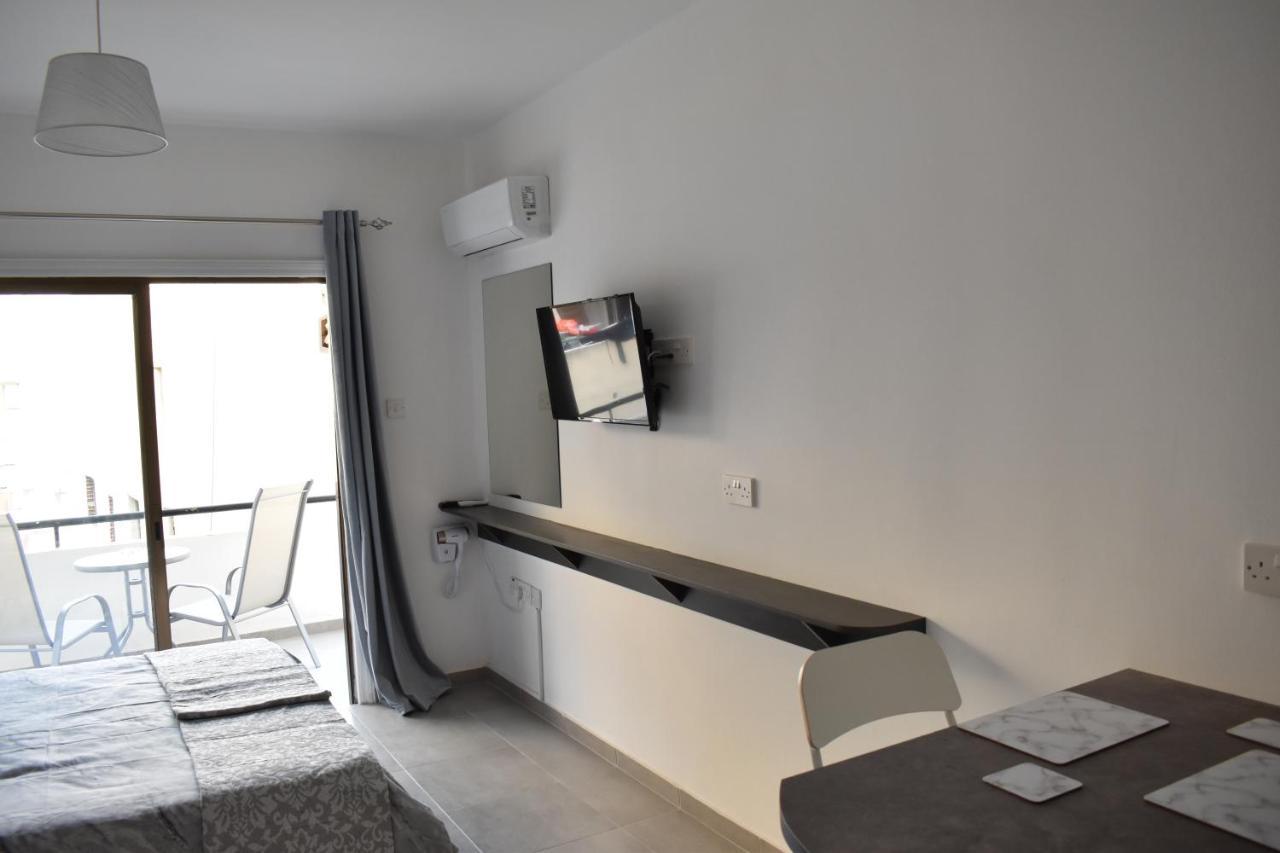 Marias Apartment - In City Centre,Near Beach Larnaca Exterior foto